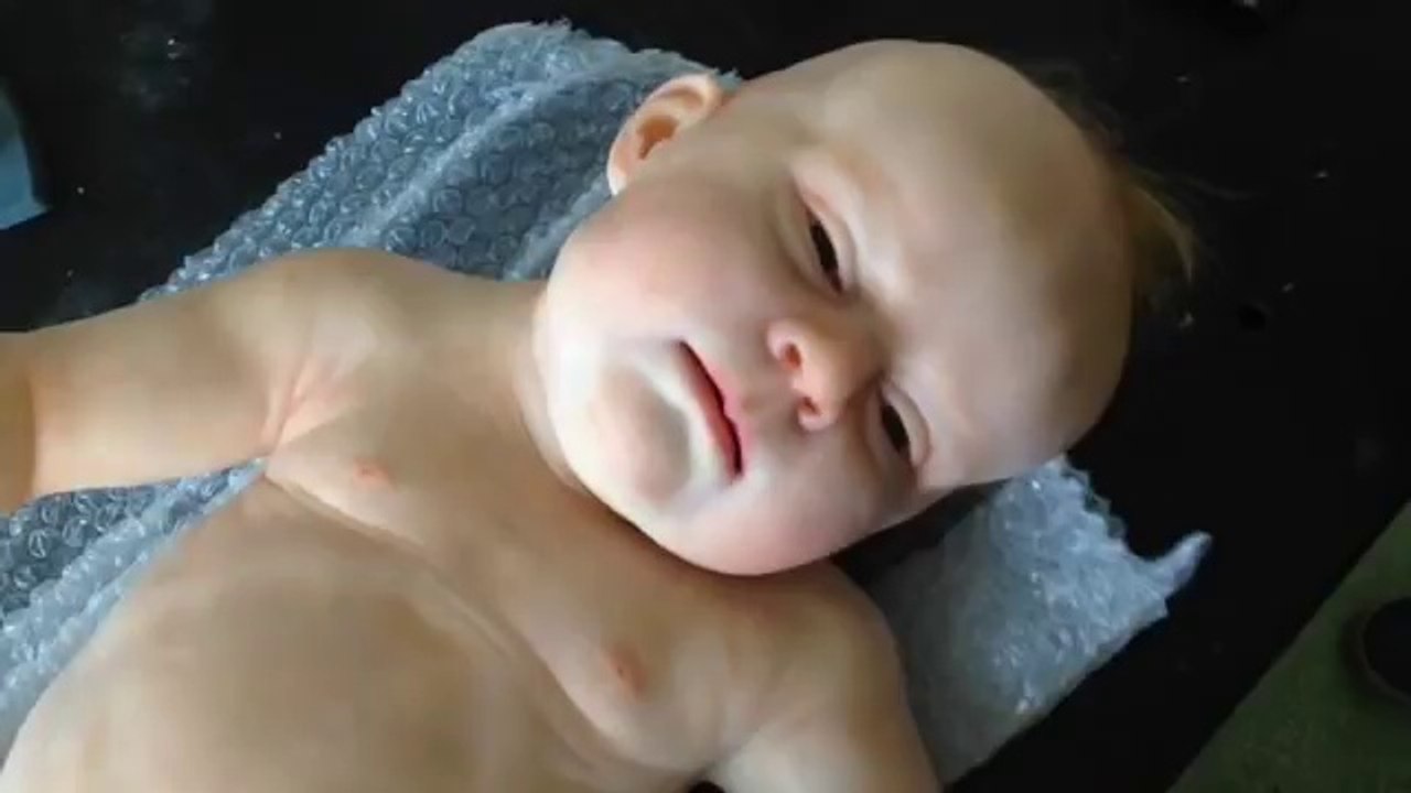 Non, ce n'est pas un vrais bébé