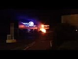 Des agriculteurs en colère allument des feux au Leclerc de Concarneau