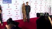 David Schwimmer and Zoe Buckman cuddle up on the red carpet