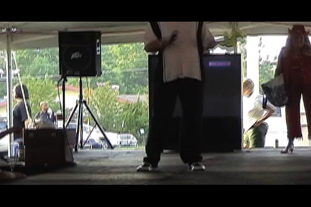 Anthony Hopkins sings 'Teddy Bear' Elvis Week 2006