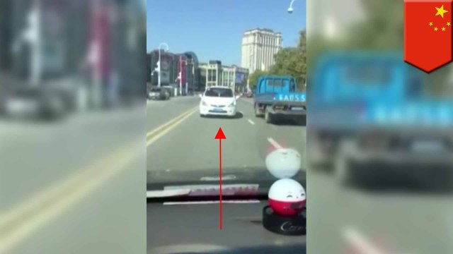 Fast and Furious copycat drives backwards through traffic in Nanjing