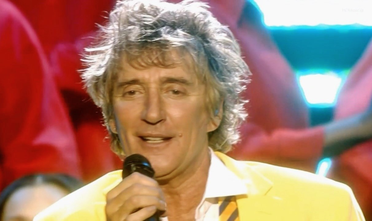Rod Stewart - Sailing (HD) Live in London 2004