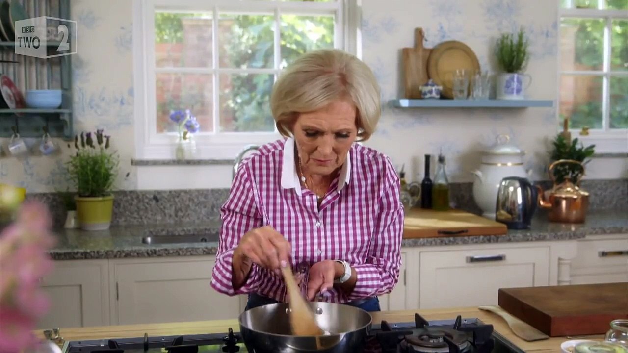 Latte panna cotta recipe - Mary Berrys Foolproof Cooking: Episode 1 Preview - BBC Two