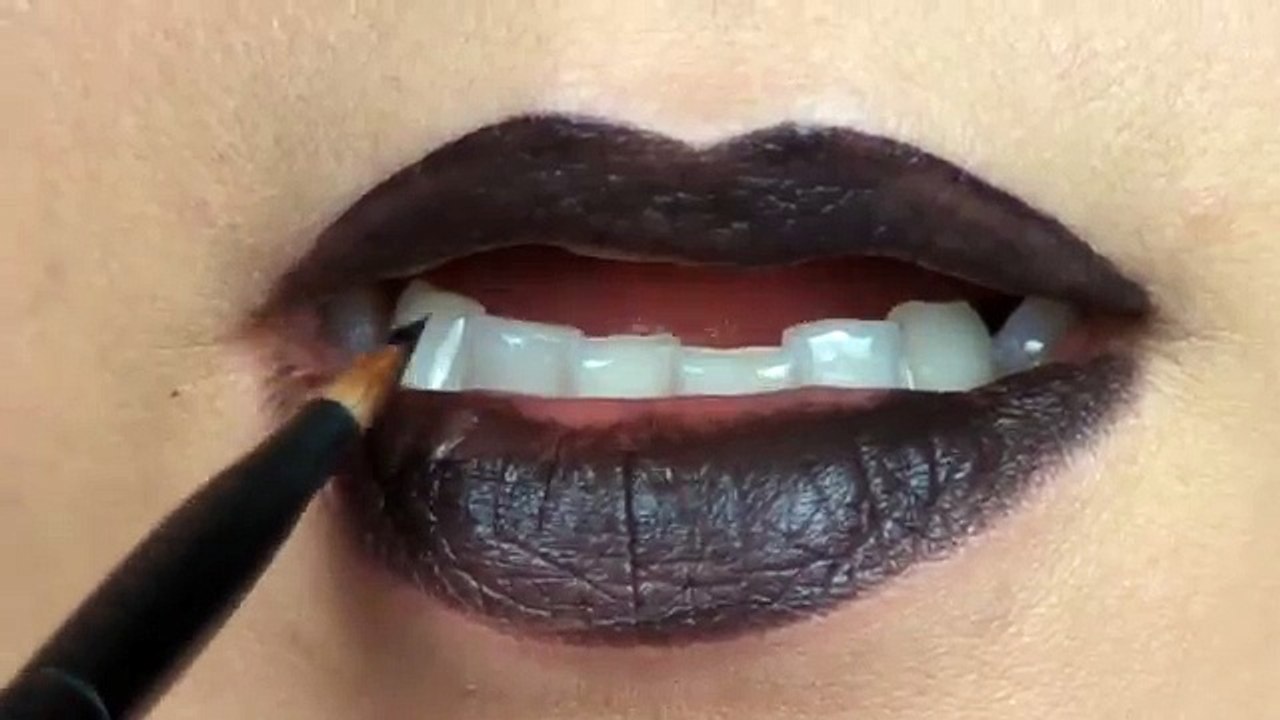 Snake skin Lip Art Tutorial