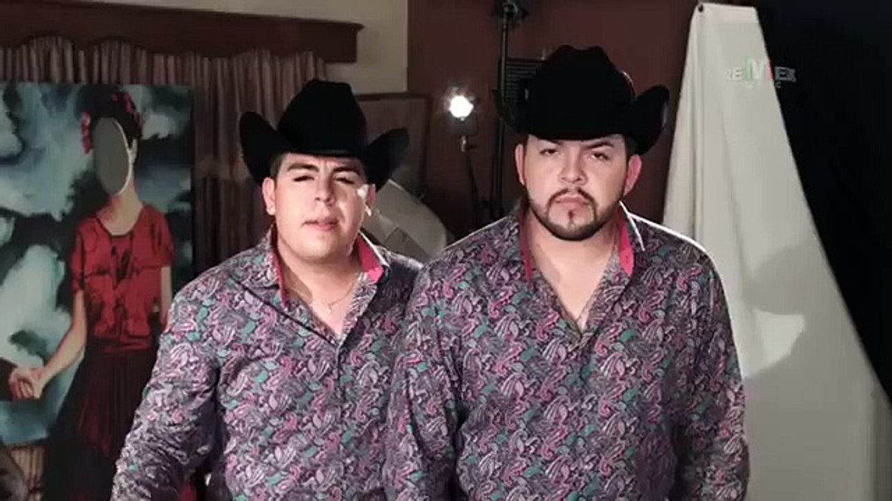 Tu Perfume En Mi Cama. Los Hermanos Vega Jr.
