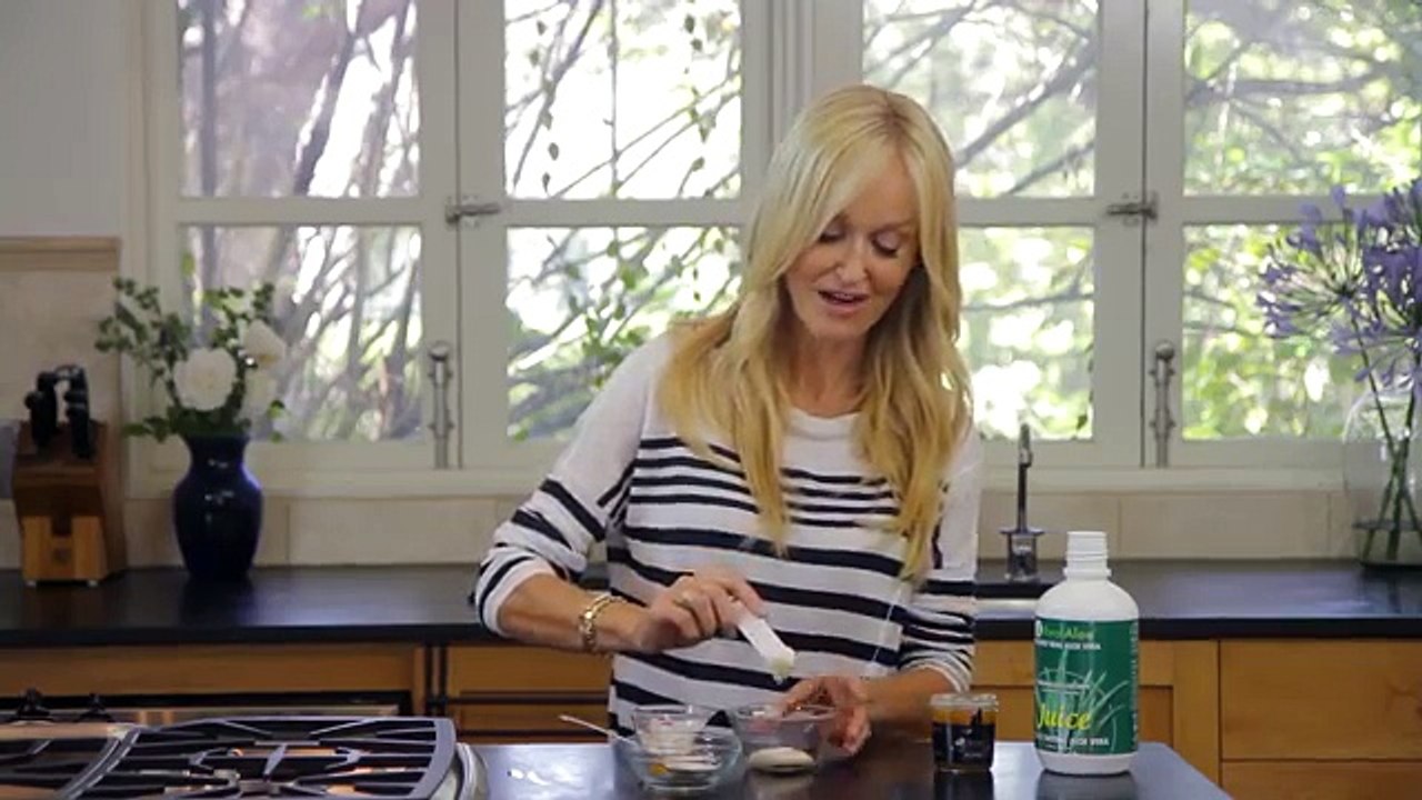 DIY Turmeric Face Mask! For rosacea, acne, and breakouts