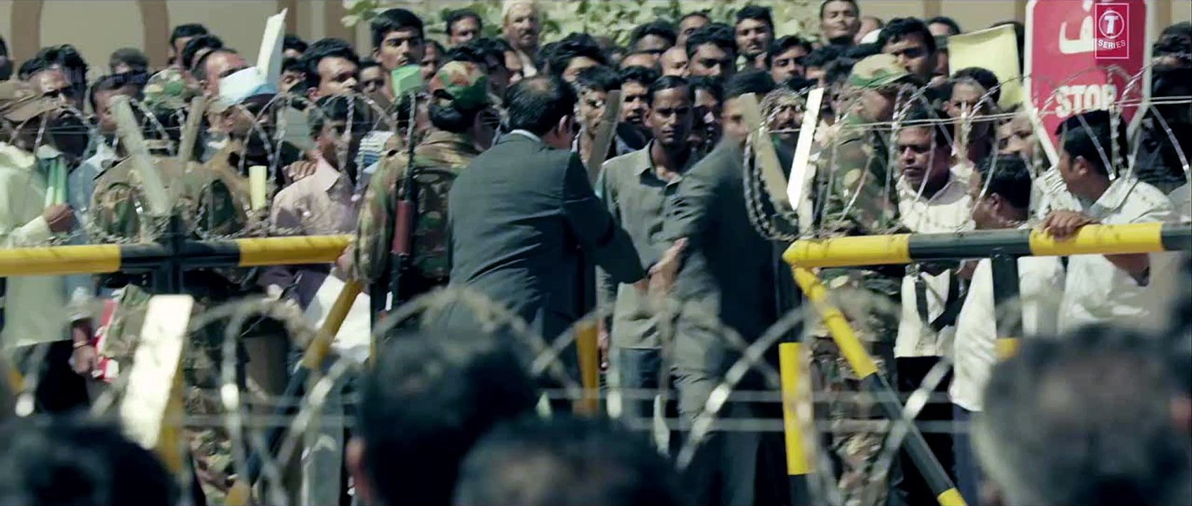 Tu Bhoola Jise 1080p - Airlift [Funmaza.com]