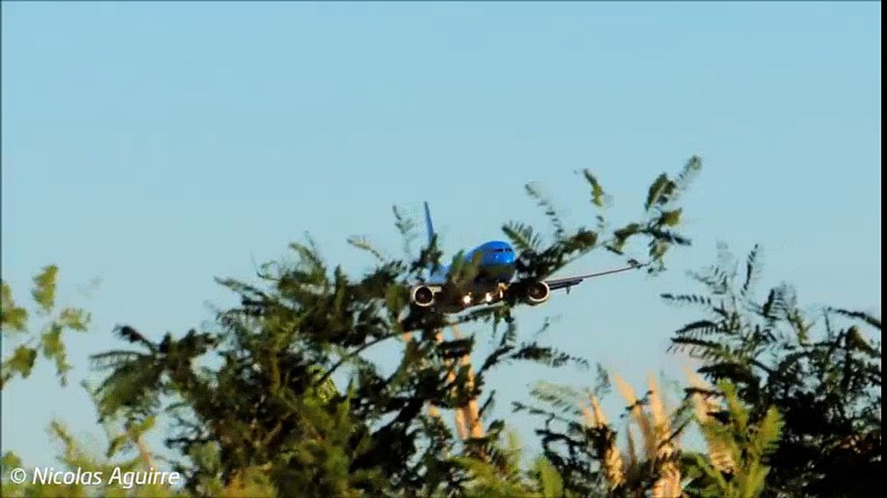 Crosswind Landing at Aeroparque Boeing 737-800 LV-FSK Aerolineas Argentinas  Crosswind Landing