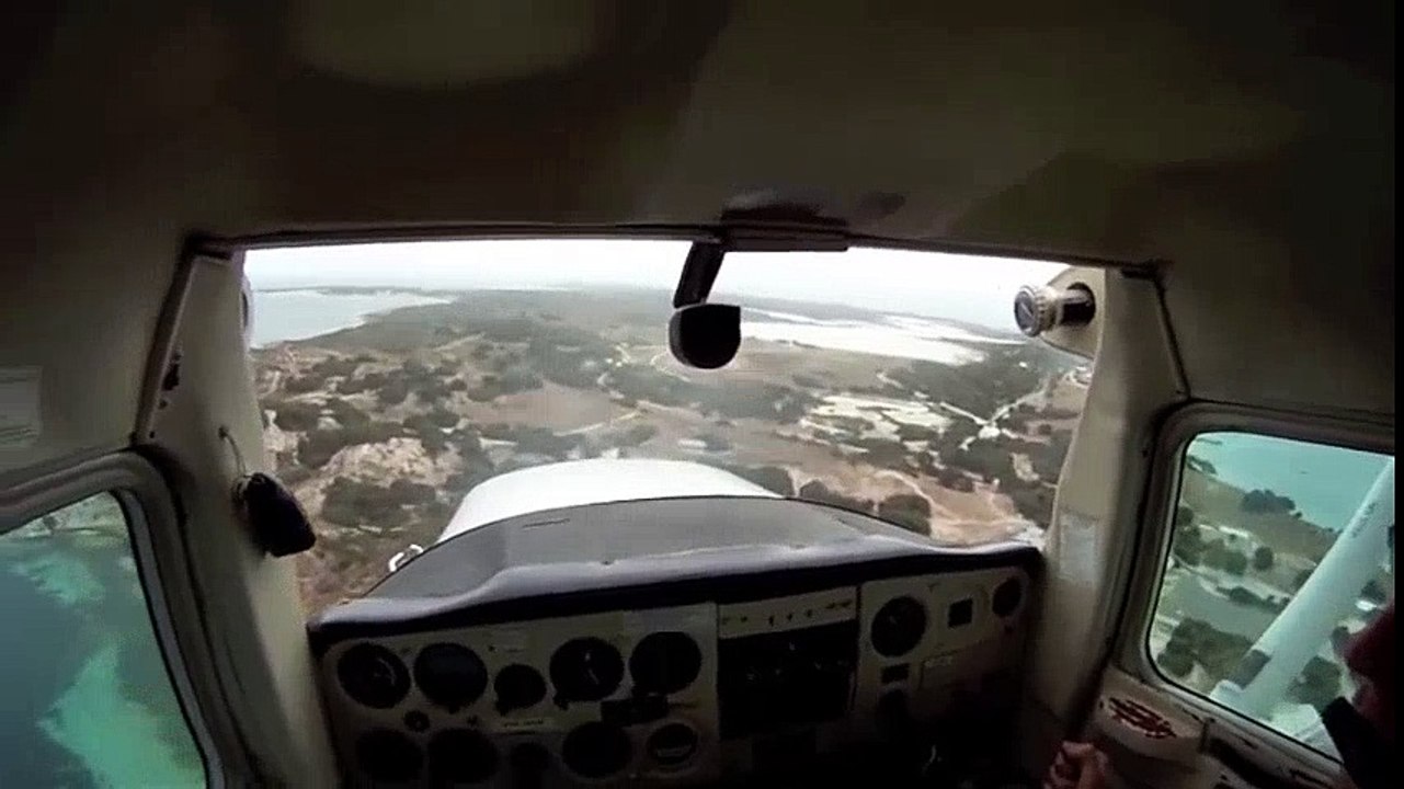 Extreme cross wind landing near crash  Crosswind Landing