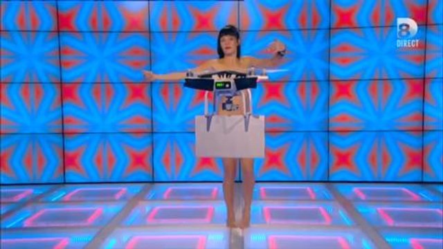 TPMP : Erika Moulet danse entièrement nue pour Bertrand Chameroy