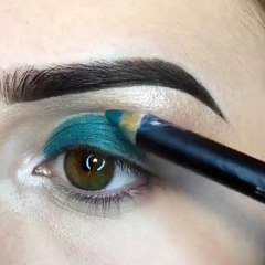 Beautiful Dark eye brow makeup