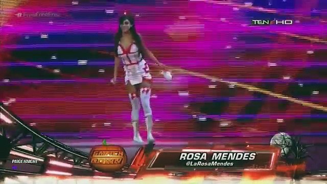 WWE SmackDown 10.31.14 Divas Halloween Costume Battle Royal (720p)