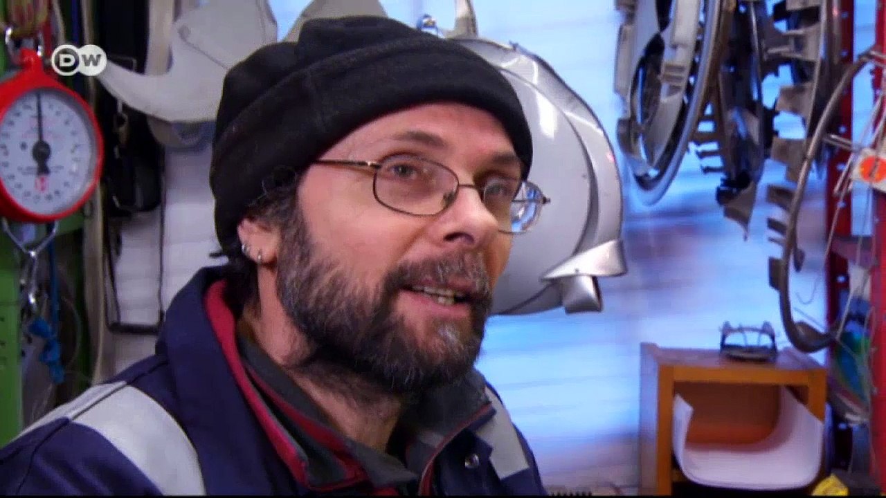 Hubcap Creatures: Sculptures made of wrecks | Euromaxx