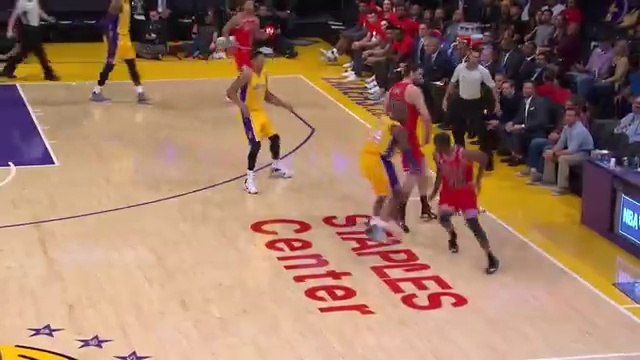 Kobe Bryant Steals it From Pau Gasol - Bulls vs Lakers - January 28, 2016 - NBA 2015-16 Season