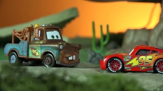 Mater & Lightning McQueen Disney Cars Mega Bloks Tractor Tipping Frank The Combine DisneyC