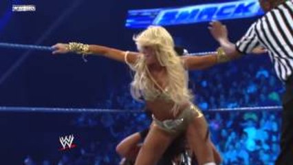 WWE: Kelly Kelly Stinkface Tamina Snuka
