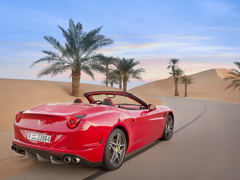Virée dans le désert pour la Ferrari California T