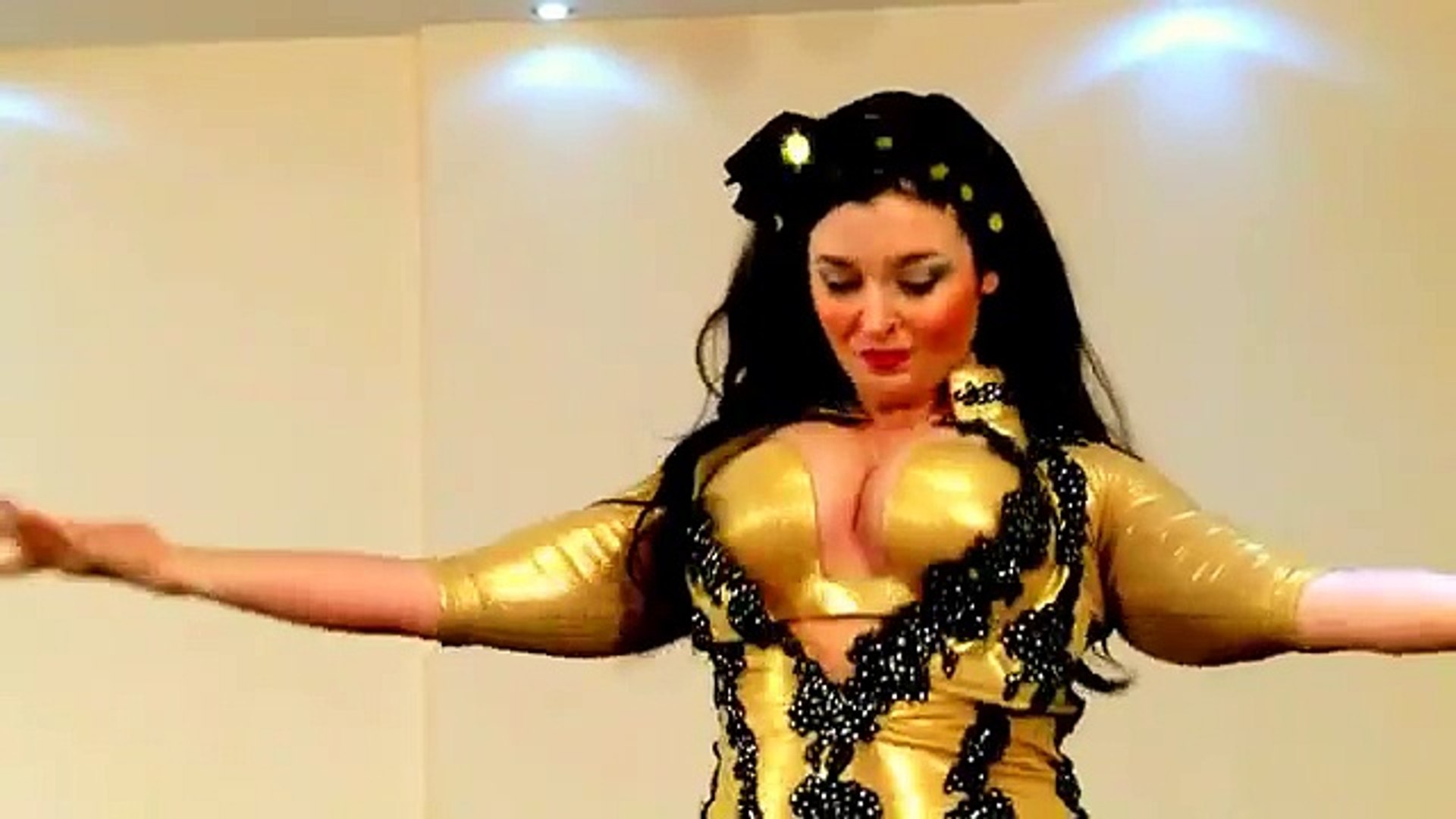مش صافيناز .رقص شرقي مصري .Hot Belly Dance (61)