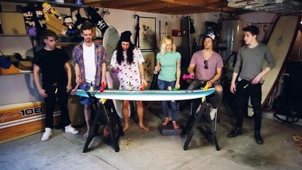 Un groupe reprend Hello d’Adele avec une planche de surf