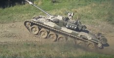 Αμερικανικό τανκ M1 Abrams και ρωσικά άρματα μάχης T90 σε έναν επίπονο αγώνα με λάσπη