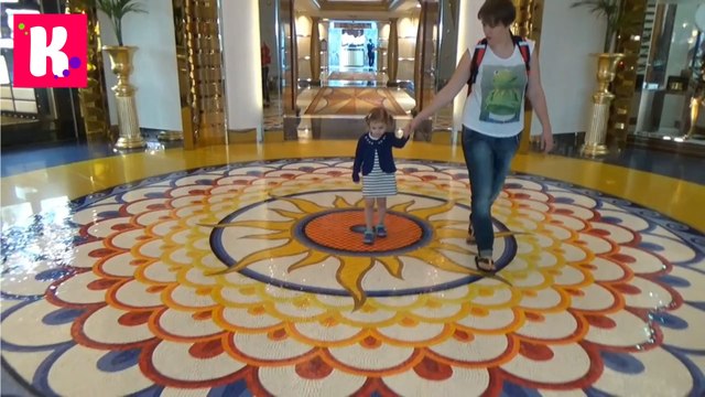 Мисс Катя (Кейти) в Дубаи День 1 на пляже и в бассейне подарочки от отеля Dubai 1-st Day in Burj Al Arab Hotel