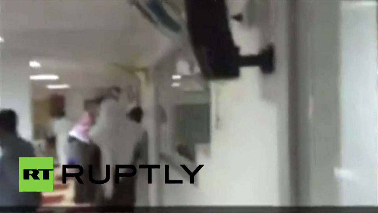 Arabie Saoudite : images du moment de l’explosion qui a fait deux morts dans une mosquée