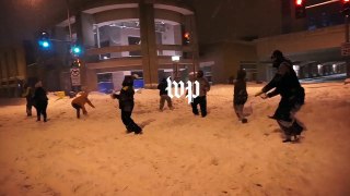 More snow means more snowball fights - Video Dailymotion