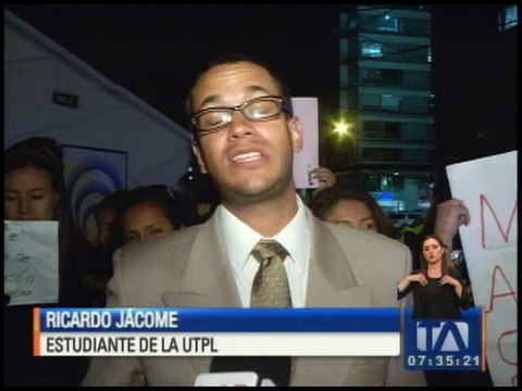 Estudiantes de la Universidad de Loja protestan por aumento de precios