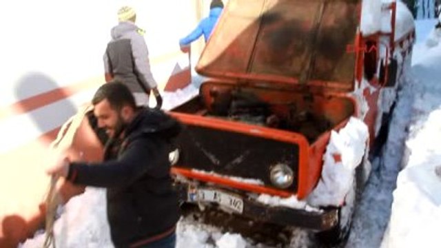 Rize - Mahsur Kalan Hasta Paletli Ambulansla Kurtarıldı, Heyelanda 25 Küçükbaş Hayvan Telef Oldu