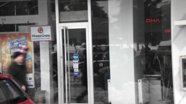 Rize?de Bank Asya Şubesi?nde Polis İncelemesi