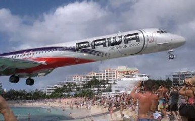 Alçak İniş Yapan Uçak İnsanları Korkuttu