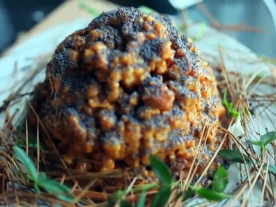 Видео-рецепт- Торт Муравейник со сгущенкой