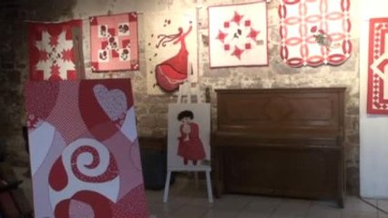 Kan Çiçeklerine Borcumuz Var" Adlı Sergi Ayvalık'ta Açıldı