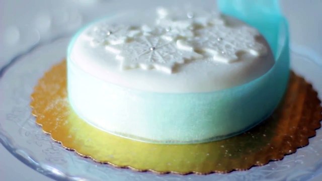 Как украсить торт мастикой- видео-рецепт