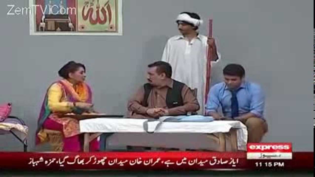 Agha Majid as Viza Agent and Nasir Chinyoti as Chaudhry In Khabardar