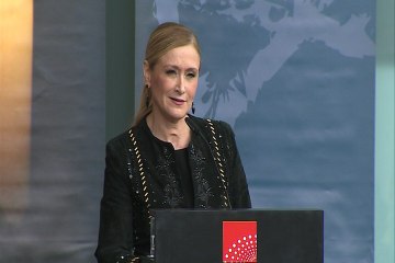 Tải video: Cifuentes pide estar alerta contra delitos de odio