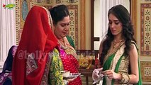 Saath Nibhana Saathiya - Gopi SLAPS FAKE Kokila - 29th Jan 2016