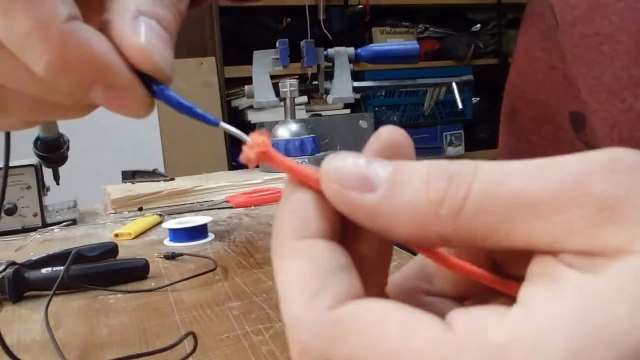 OwElko DM - Build your own professional tanglefree PARACORD earphones