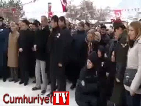 Şehidin cenaze töreninde Kılıçdaroğlu'nun çelengi kriz yarattı
