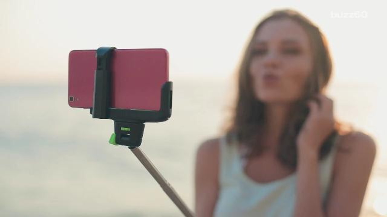 Your selfie obsession could be ruining your relationship