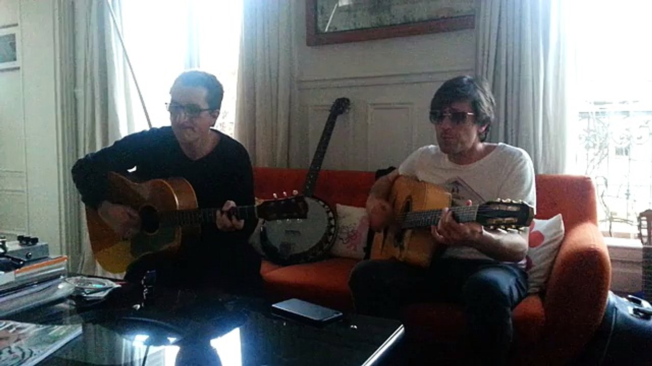 Thomas Dutronc en répétition chez lui