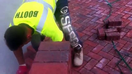 Укладчик тротуарной плитки 100-го уровня