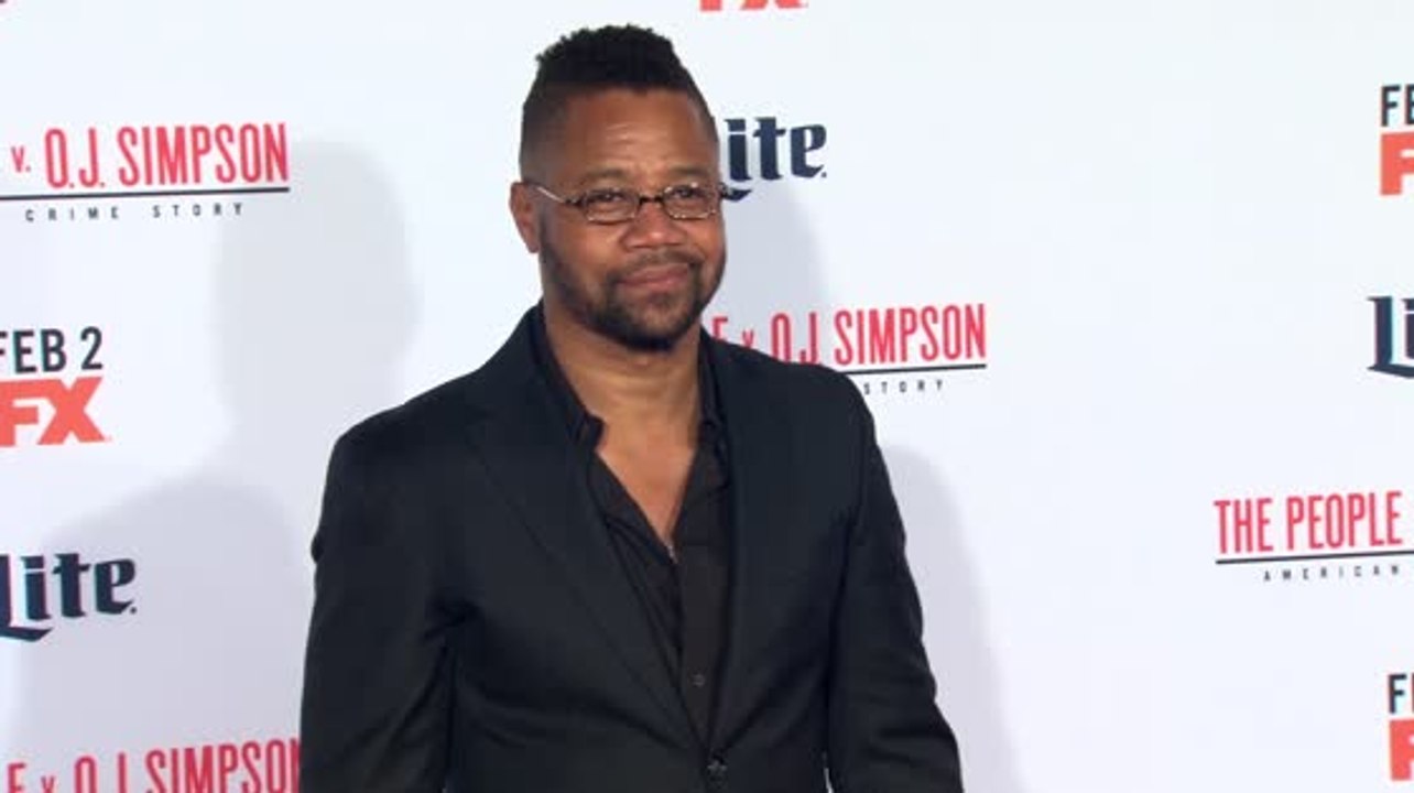 Die American Crime Story: O.J. Simpson Premiere lockt die Stars auf den roten Teppich