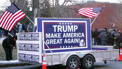 ترامب يقاطع مناظرة للمرشحين الجمهوريين وينظم لقاء لجمع تبرعات