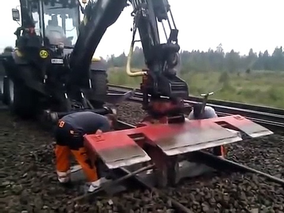 Как обновляют железную дорогу. Современный метод