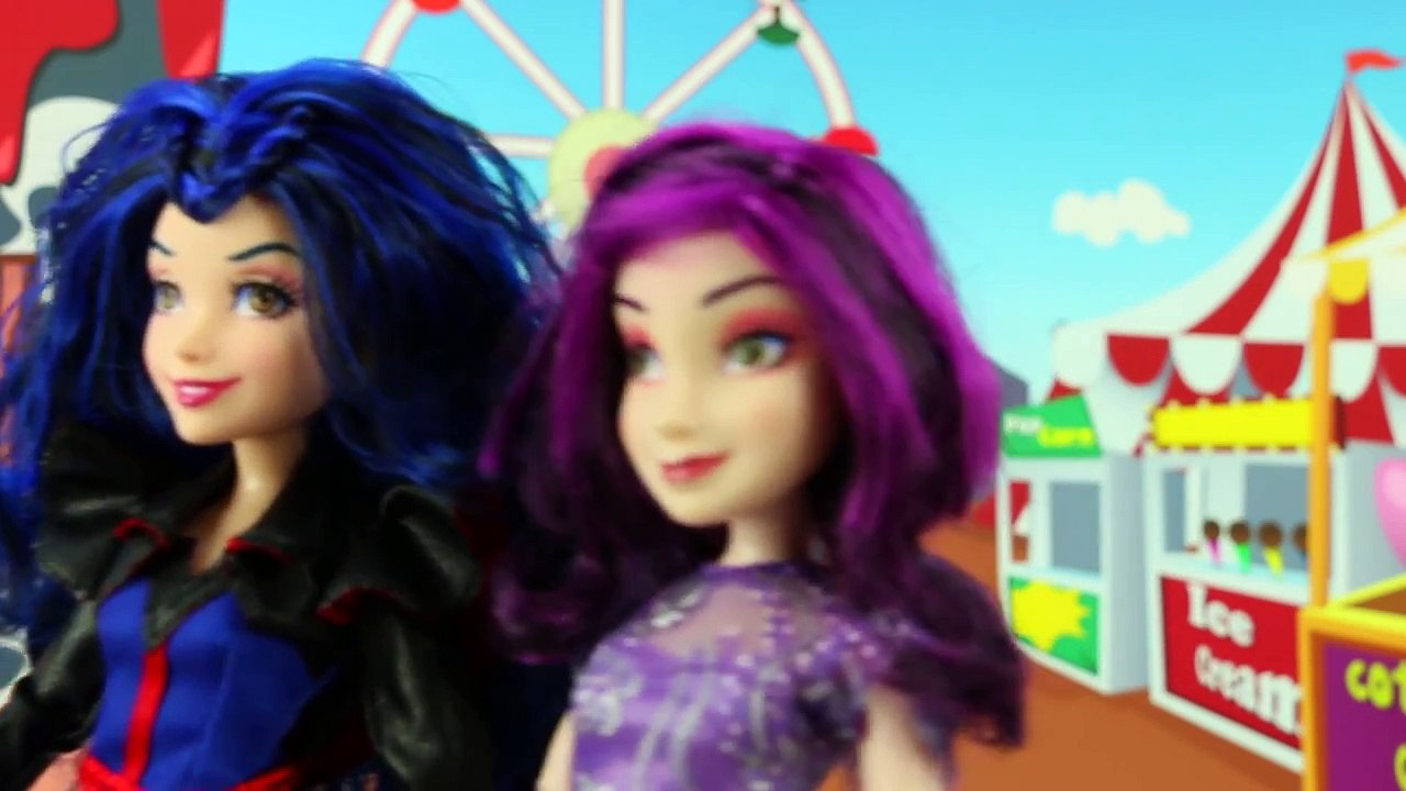 Mal Pregnant after Marrying Ben when Mal and Evie go to a Fortune Teller. DisneyToysFan