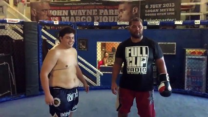 Mark Hunt Punching Emiliano Rivera