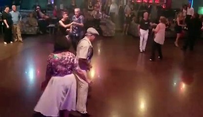 Para dançar não existe idade...