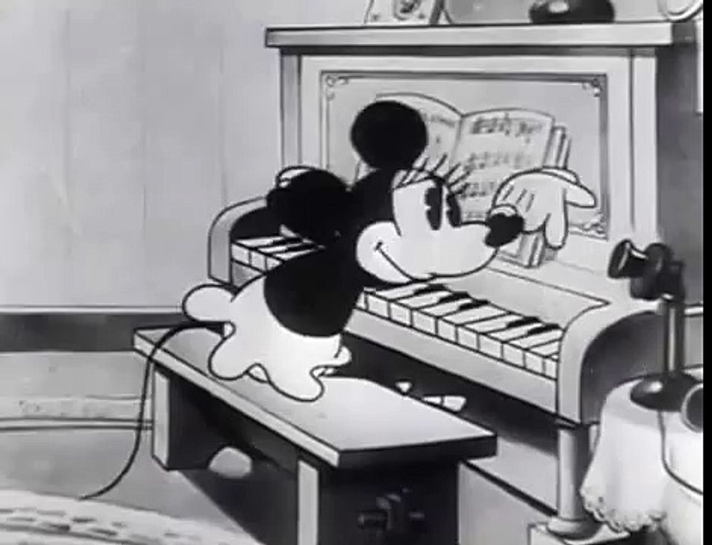 Mickey Mouse,Minnie Mouse The Gorilla Mystery