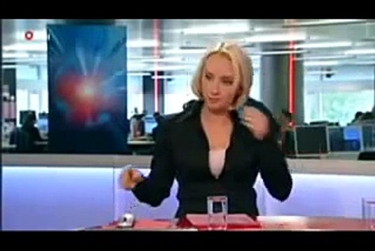 Nos Journaal blooper - Eva Jinek (boobies)